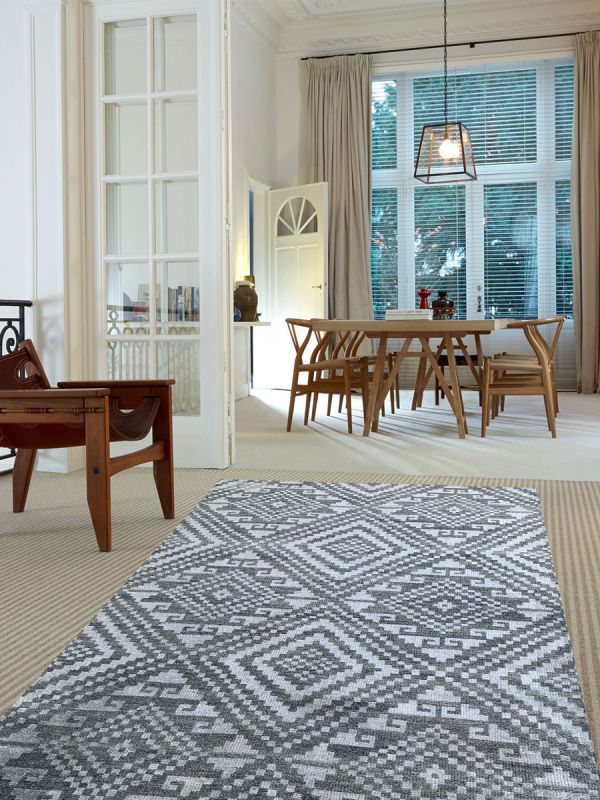 Carpetmantra Bamboo Silk Handmade Grey Carpet 5.7ft X 7.11ft 